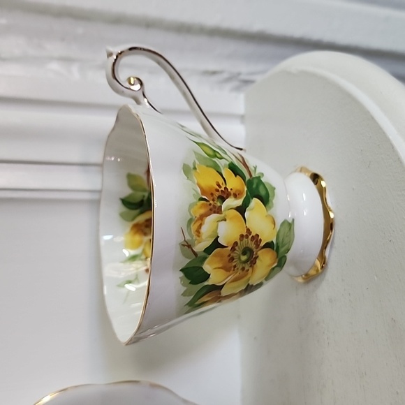 Royal Standard - Bone China - Cup and Saucer - Wild Rose - Picture 3 of 8